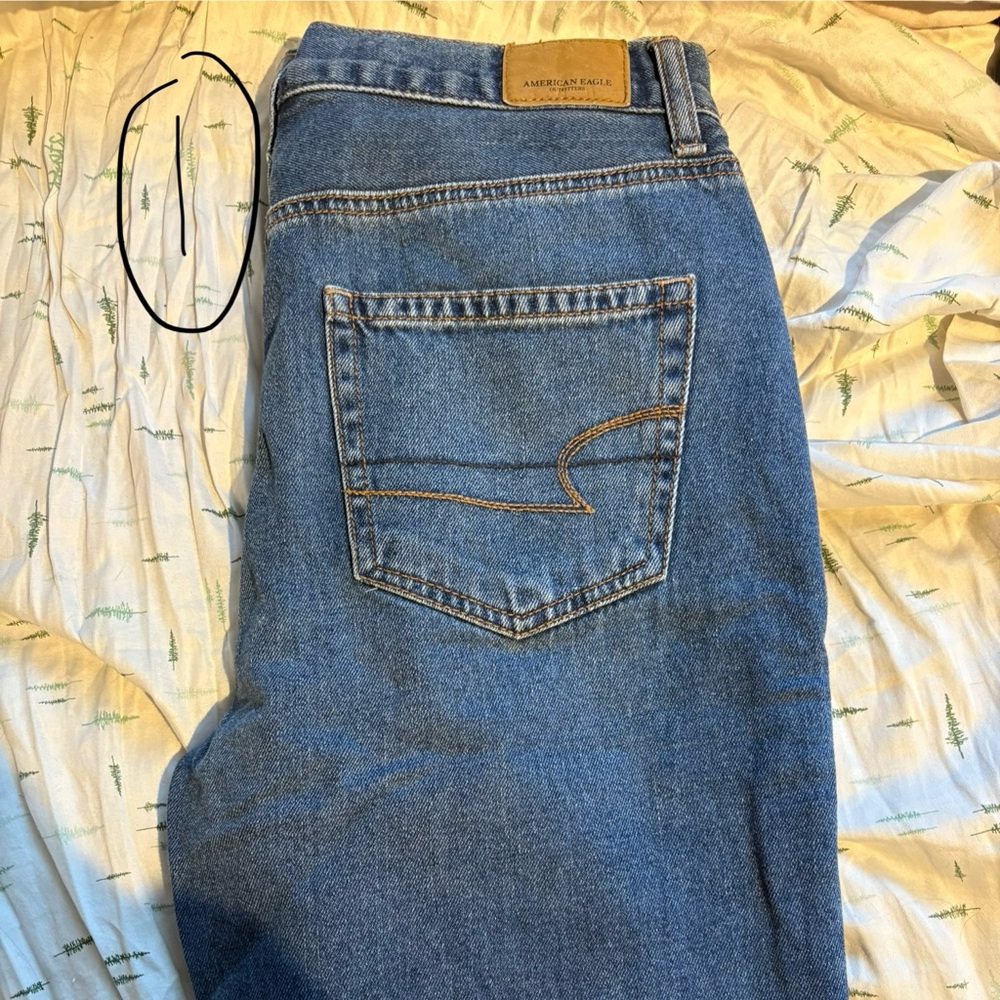 American Eagle Outfitters Woman’s Blue Mom style Jeans